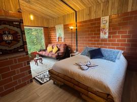 Green Bamboo Lodge，位于San Francisco de Borja的酒店