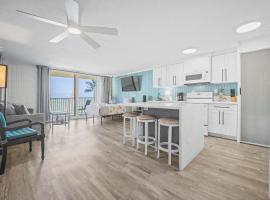 Beautiful Beachfront Condo，位于拉耶的酒店