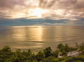 De BOUGENVILLE Tulap Beach Front