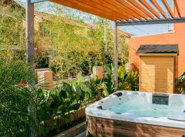 Love, Lourdes Villa，位于伊穆斯的酒店