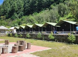New Highlander Camp，位于Haripūr的酒店