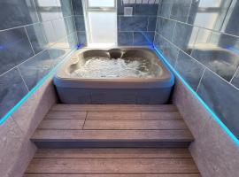 Edward Place Luxury Hot Tub Apartments，位于布莱克浦的酒店