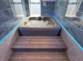 Edward Place Luxury Hot Tub Apartments