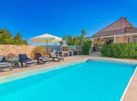 Villa Ilios by Villa Plus