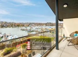 Creek View - A Tranquil Waterside Retreat with a Touch of Luxury and Pontoon
