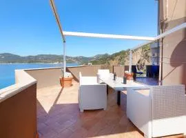Rosy terrazza sul mare by Teuladaapartments