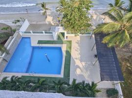 Hermoso Apartamento Frente al Mar 3 Habitaciones B62，位于Coveñitas的酒店