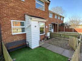 Home for 4 In rural Stoke prior 5 mins off the M5，位于Stoke Prior的酒店