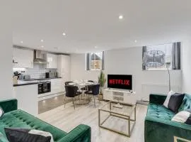 Stylish stay Ware town with parking