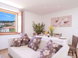 Everything just a few steps away，位于赫瓦尔的自助式住宿