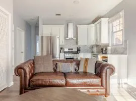 Bright & Cozy Jersey City Retreat