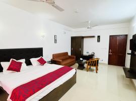 Royal international hotel，位于Trippapur的酒店