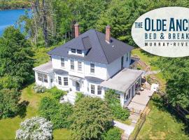 The Olde Anchor Bed & Breakfast，位于Murray River的带按摩浴缸的酒店