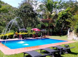 Casa Verano la rumbita Naturaleza, Piscina y Rio，位于圣菲德安蒂奥基亚的酒店
