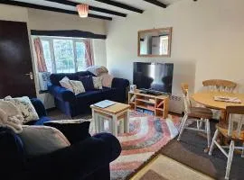 No 4 Trelawney Apartment - Onsite Bar - Restaurant - Horse Riding