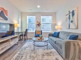 Luxury Apt with Rooftop Terrace and Pool