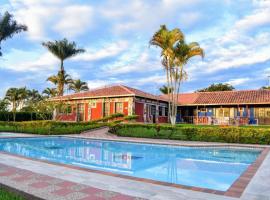 Hotel Campestre Villa Nazareth，位于Pueblorrico的酒店
