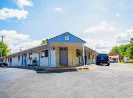 OYO Inn Kernersville，位于克纳斯维尔的酒店
