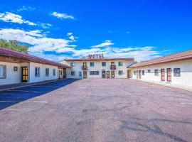 Love Hotels Silver Street by OYO at Hurley WI，位于赫雷的酒店