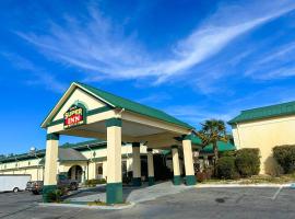 Super Inn & Suites by OYO Milledgeville，位于米利奇维尔的酒店