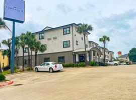 OYO Townhouse Beaumont Medical Center Area I-10，位于博蒙特的酒店