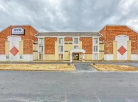 OYO Townhouse Tulsa Woodland Hills