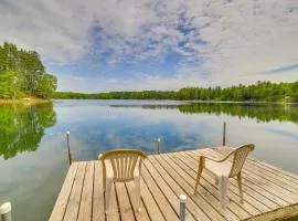 Spacious Powell Lake Cabin Lake and Trail Access!