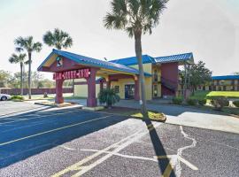 OYO Hotel Pensacola I-10 & Hwy 29，位于彭萨科拉彭萨科拉国际机场 - PNS附近的酒店