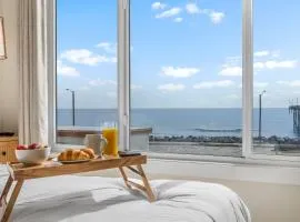 Ocean Breeze Oasis Oceanfront Condo Pool & Elevator