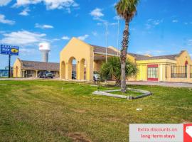 Aransas Bay Inn & Suites Corpus Christi by OYO，位于阿兰瑟斯帕斯的酒店