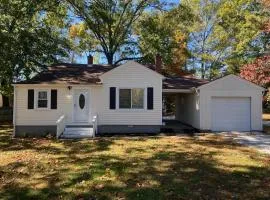 Serenity on over an acre easy access to 311 and HPU