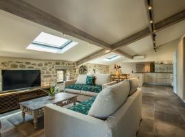 Domaine le C4 - restaurant et gîte d'exception familial avec terrasse Ardèche，位于Casteljau的酒店