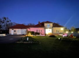 Kopice " Kowalczyk In Nature Parks Blue Velo"，位于戈莱纽夫的酒店