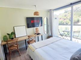 124 Spacious studio with a view，位于维纳德马的酒店