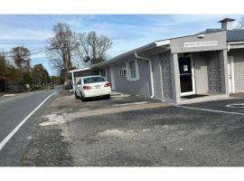 Tri-City Motel by OYO Forest City Spindale，位于Spindale的酒店