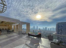 Beautiful Penthouse w/amazing View, Prime location，位于拉马特甘的酒店