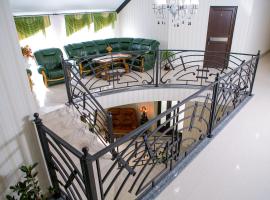 Hotel Illara，位于Irshava的酒店