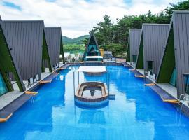 Pohang Peridot Pool Villa N Pool Glamping，位于浦项的酒店