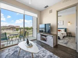 Stylish 1BR Retreat with Pool & Gym