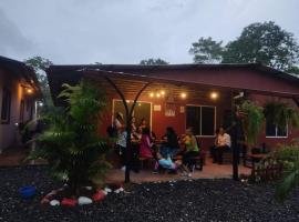 LA JUNGLA Casa Vacacional，位于普约的酒店