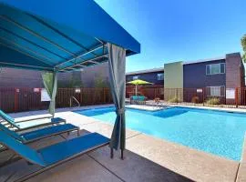 2 Bed 1 Bath Quiet Apartment Central Location in Phoenix