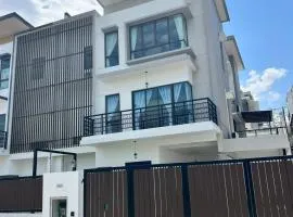 Senai Hill 24 Homestay