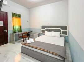 Kusuma Guest House Jombang RedPartner near Station Jombang，位于Jombang的酒店