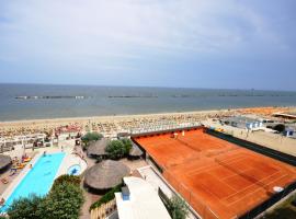 Grand Hotel Azzurra Club，位于丽都阿德里亚诺的酒店