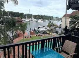 2 bedroom Apartment on the Bay