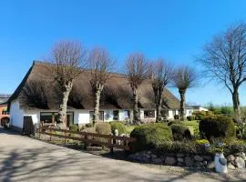 Huber - gemütliche FeWo mit Terrasse und Garten auf dem Lande