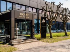 Golden Lion House Bed&Breakfast，位于露米雅的低价酒店