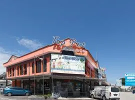 OYO 43915 T P Hotel