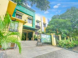 Hotel O Tebet Near Tebet Station Formerly Sabda Guest House，位于雅加达哈利姆·珀达纳库苏马机场 - HLP附近的酒店