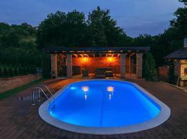 Rustic Cottage Turija，位于Lukavac的酒店